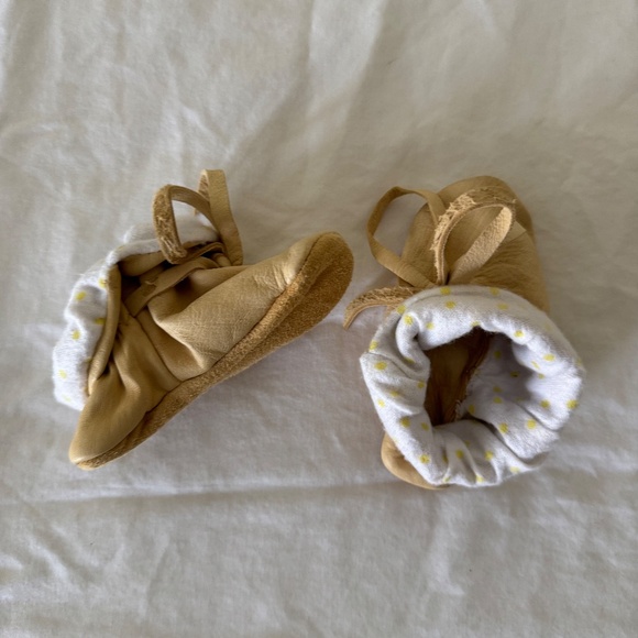 Real leather handmade baby moccasins - Picture 2 of 3